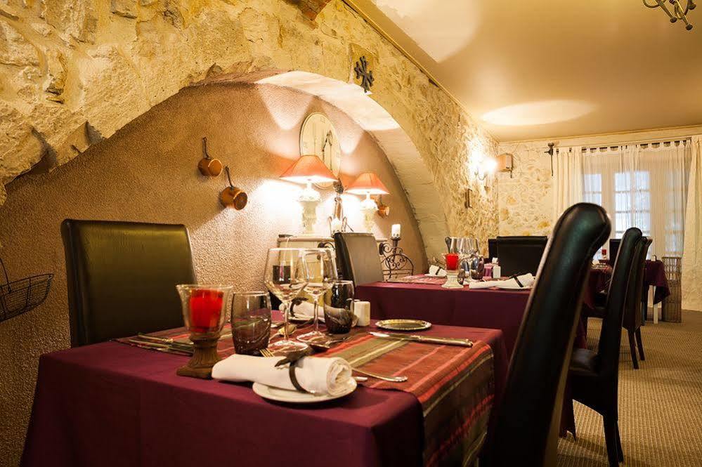 فندق Logis Le Relais Sarrasin Vezenobres المظهر الخارجي الصورة