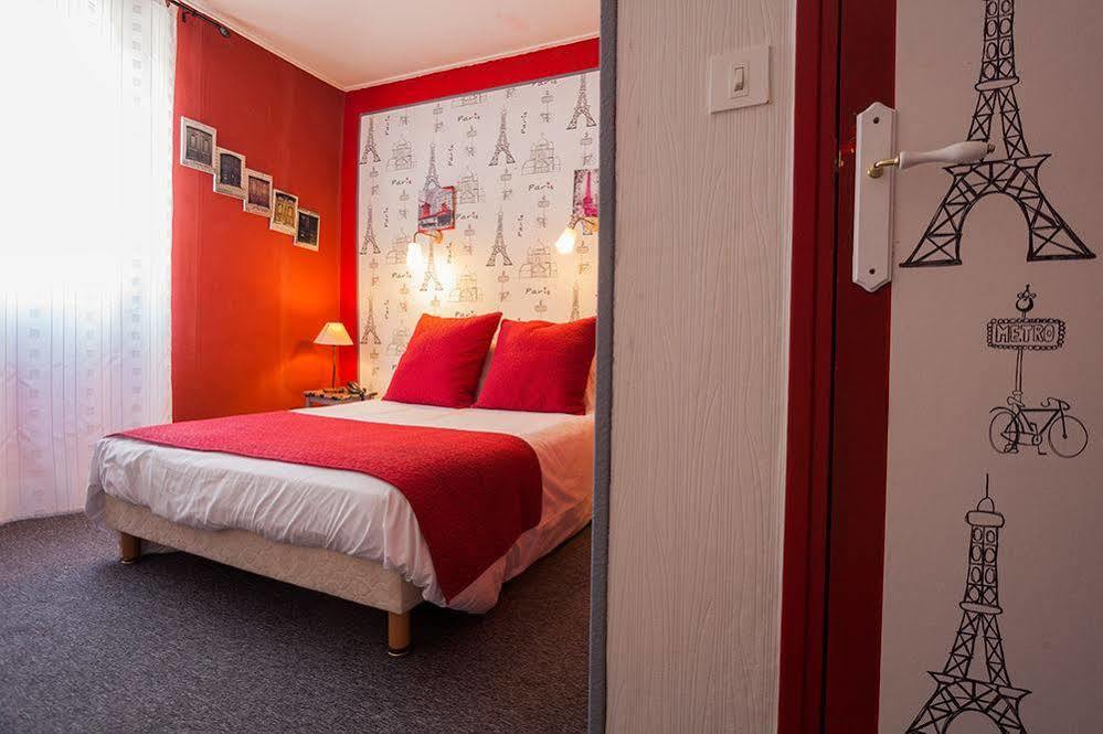 فندق Logis Le Relais Sarrasin Vezenobres المظهر الخارجي الصورة